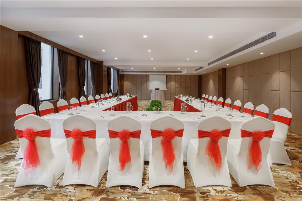 Dhaulagiri Executive Boardroom