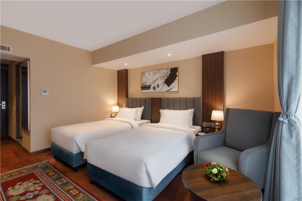 Executive Master Bedroom